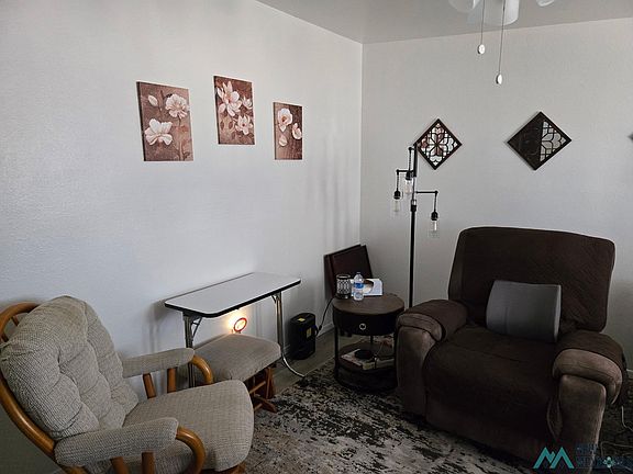 5th image of 2904 S Lea Ave