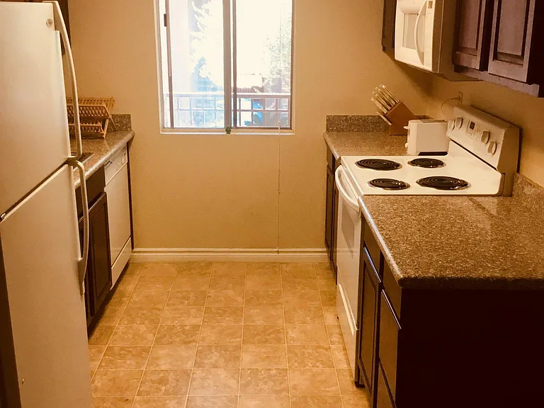 5081 River Glen Dr — Photo 5