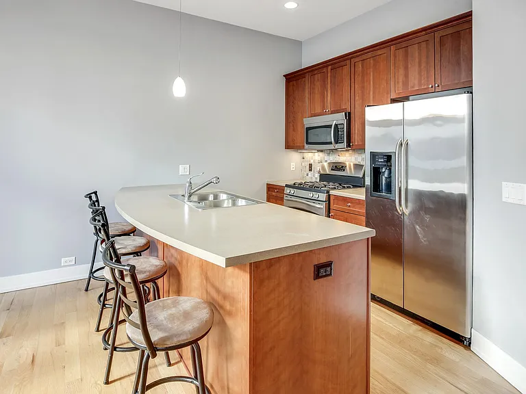 1213 Marcy Plz — Photo 6