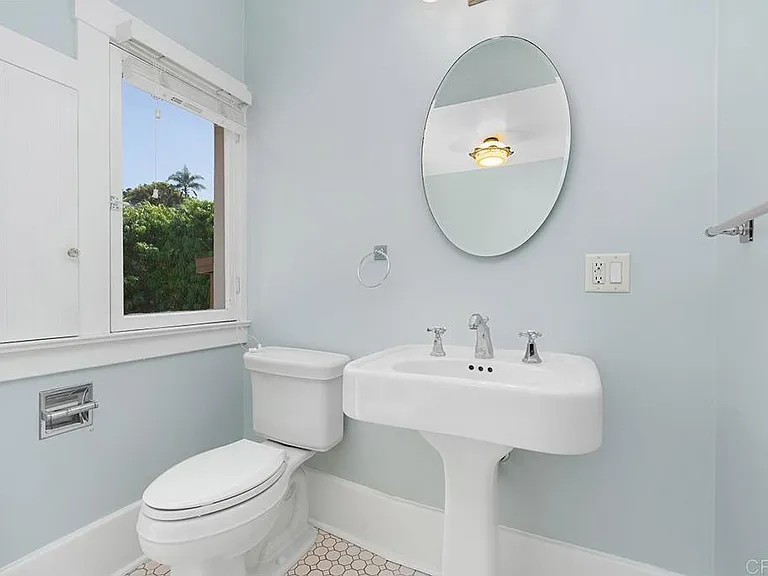 1654 Camino Del Mar #UPPER — Photo 40