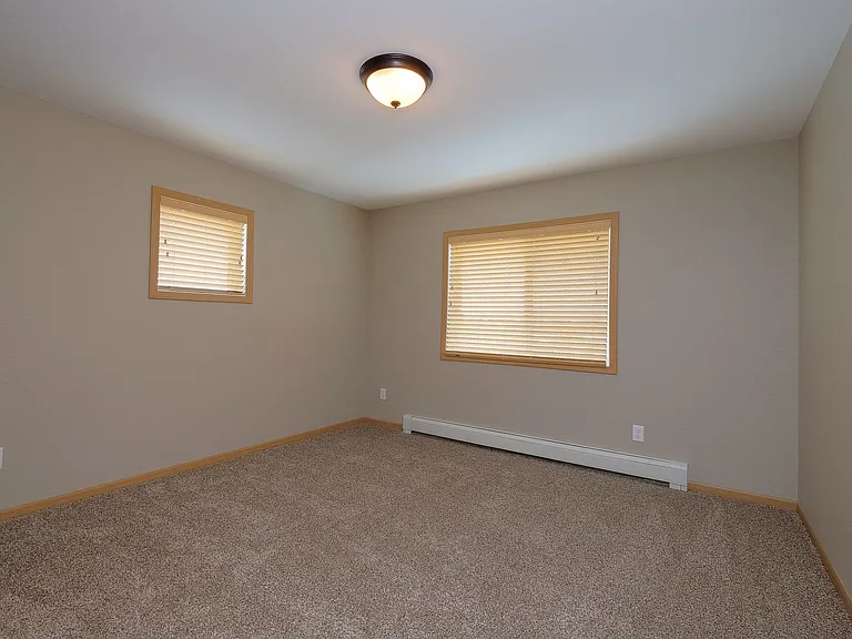 Fargo, ND Urban Plains Apartments | Bedroom
