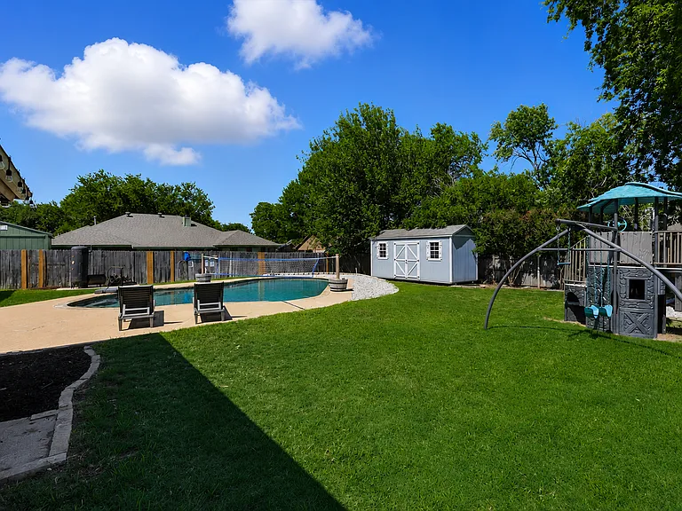 749 Western Trl — Photo 41