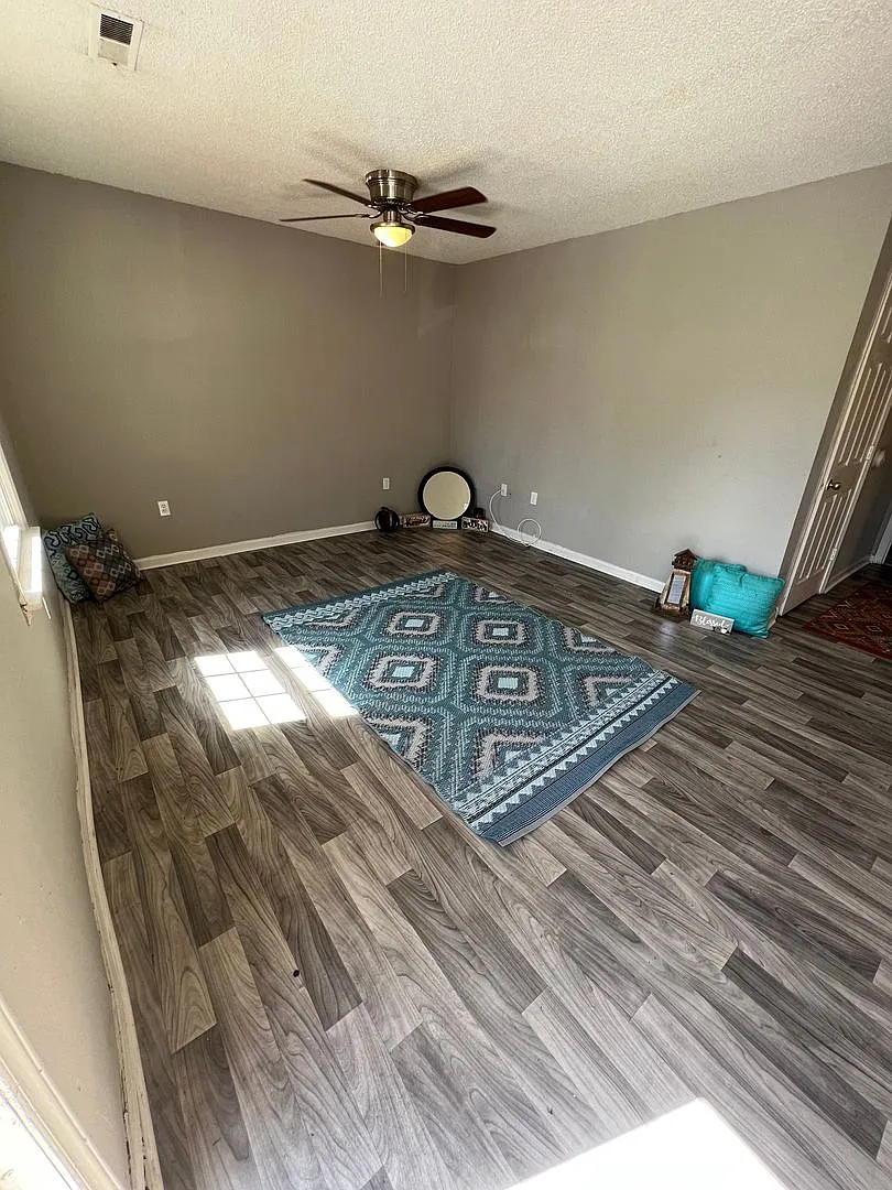 Osceola Apts — Photo 2