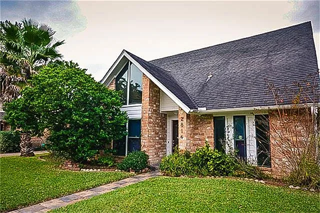 4 bed, 2.5 bath, 2768 sqft, $2,900 — Photo 3