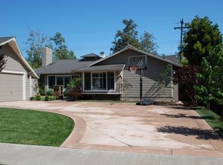 3002 Copa De Oro Dr, Los Alamitos, CA 90720