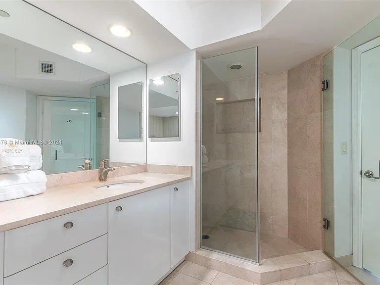 16500 Collins Ave #655 — Photo 7