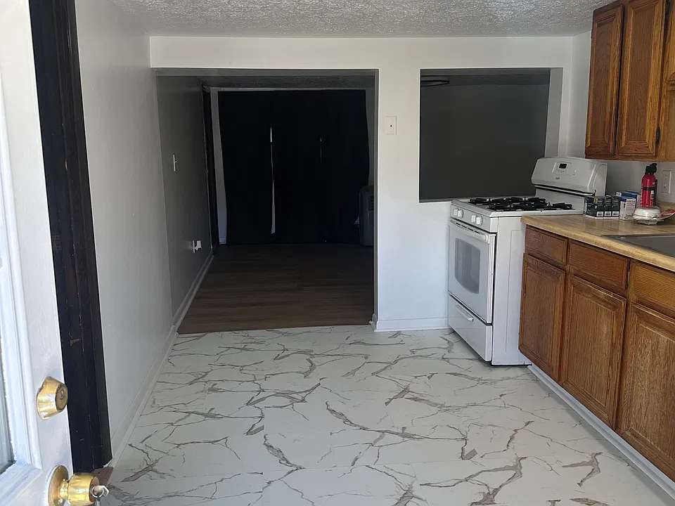 1 Howard St #4