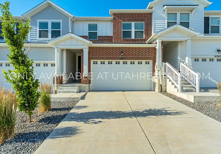 4237 W 2010 N — Photo 1