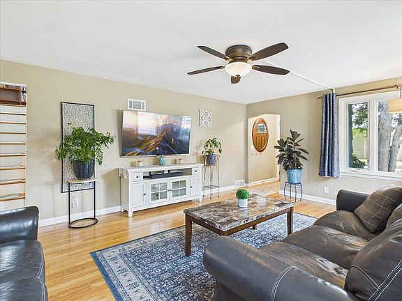 5th image of 4238 Warwick Way