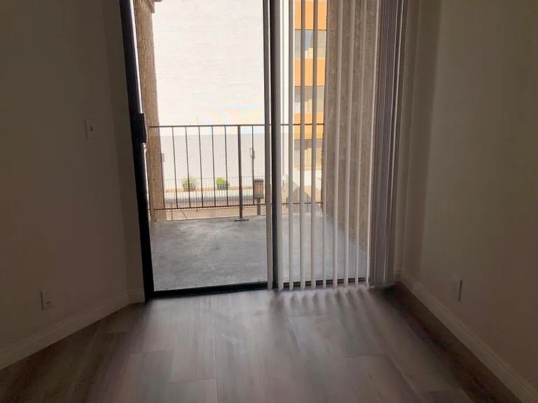 515 S Lafayette Park Pl — Photo 5