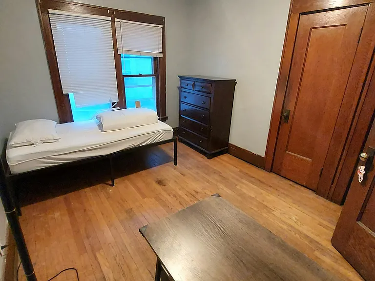 916 Ackerman Ave #5 — Photo 1