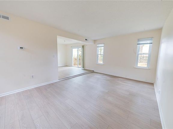 4th image of 1722 Pompey St