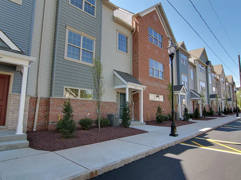 Gramercy Townhomes - 205 — Photo 42
