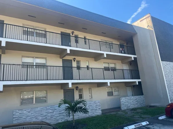 7910 Colony Cir N APT 105, Tamarac, FL 33321
