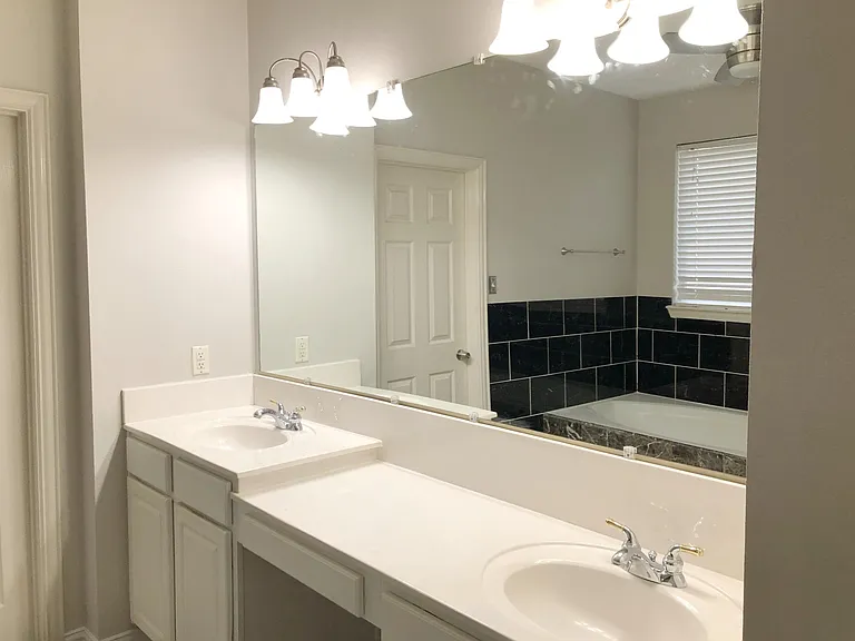 6417 Calloway Dr — Photo 11