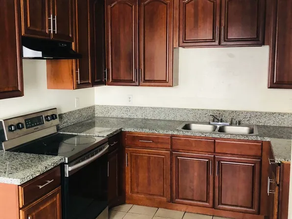 16050 Dorsey Ave APT B, Fontana, CA 92335