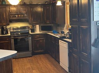 301 Elm St, Augusta, IL 62311