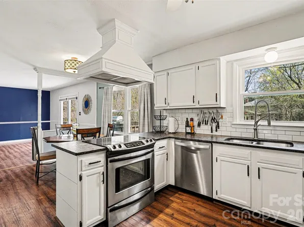 630 Silversmith Ln, Charlotte, NC 28270