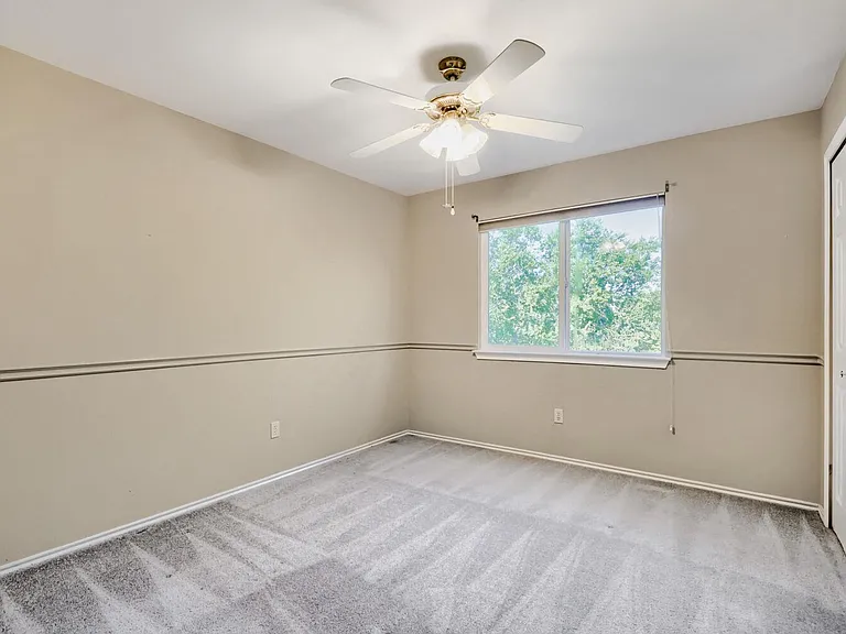 17204 Village Glen Rd — Photo 11