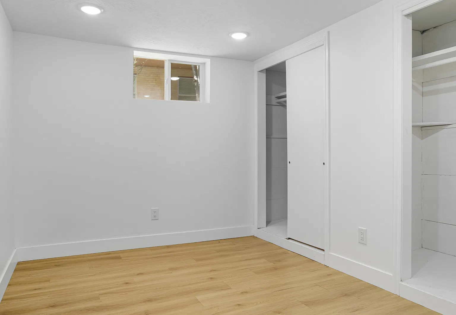 180 Ross Drive, Unit B — Photo 2