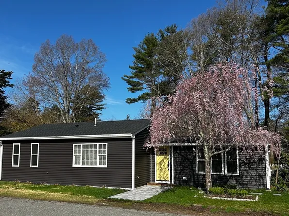 6 Upton St, Hanson, MA 02341