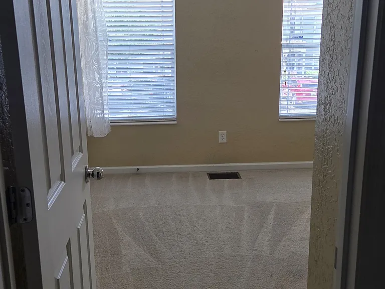 4499 SW 49th Ave — Photo 2