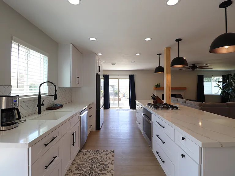586 Poppy Ln — Photo 12