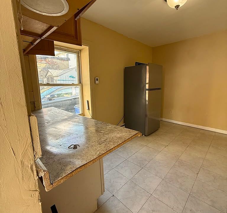 2nd image of 327 Danforth Ave #5C