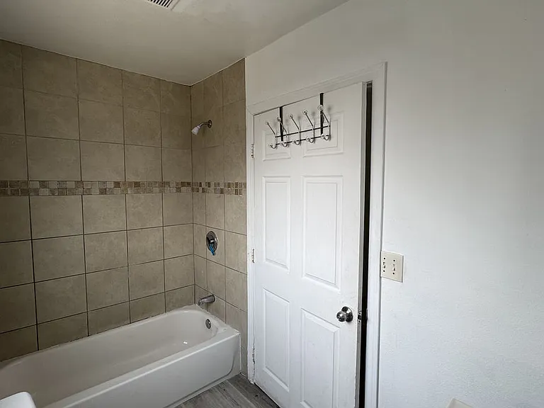 1582 Ricardo St — Photo 9