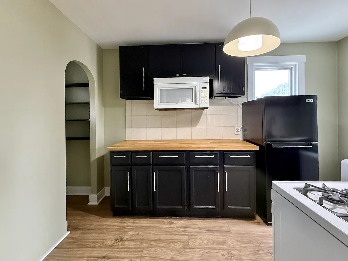 Building Photo - 203 Symphony Way #B