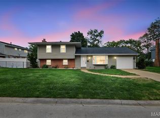 1104 N Yale Dr, O'Fallon, IL 62269