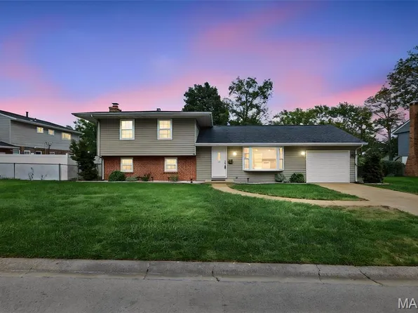 1104 N Yale Dr, O'Fallon, IL 62269