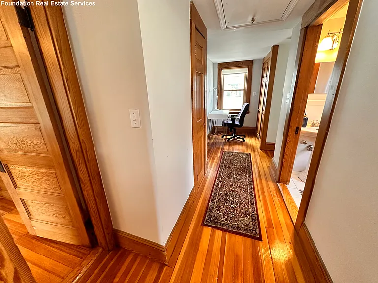 16 Middle St — Photo 11