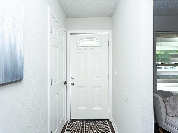 3rd image of 1470 Villa Lago Dr