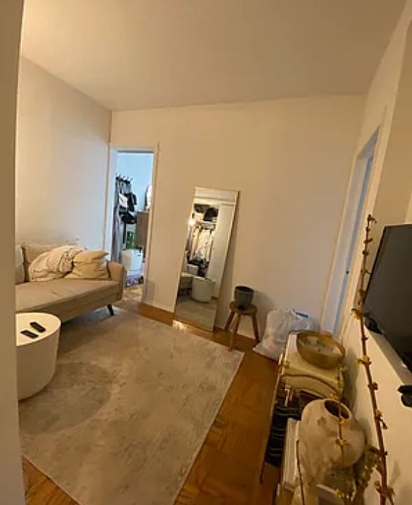 2nd image of 64 Thompson St APT 8