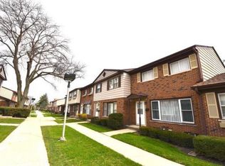 213 Frederick Pl, Wood Dale, IL 60191