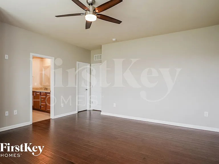 175 Heathwood Dr — Photo 10