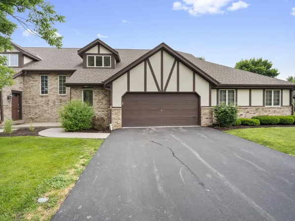 920 Oakwood LANE #C, Brookfield, WI 53045