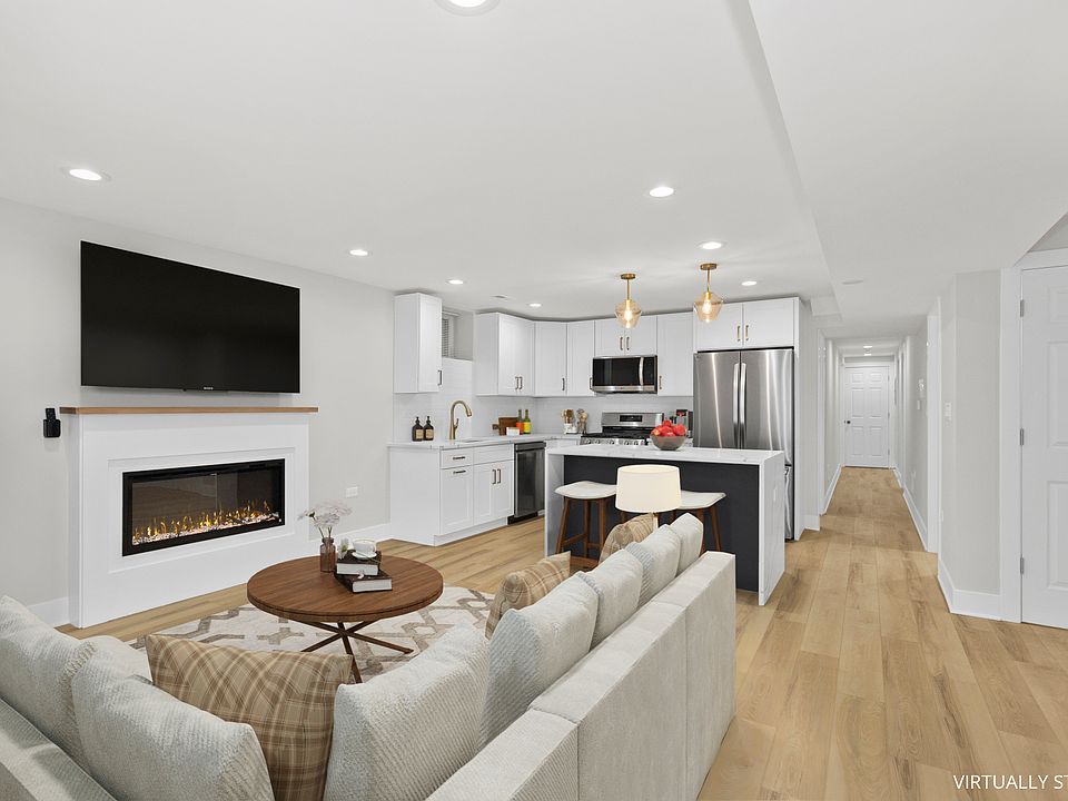 1st image of 4908 N Rockwell St #G