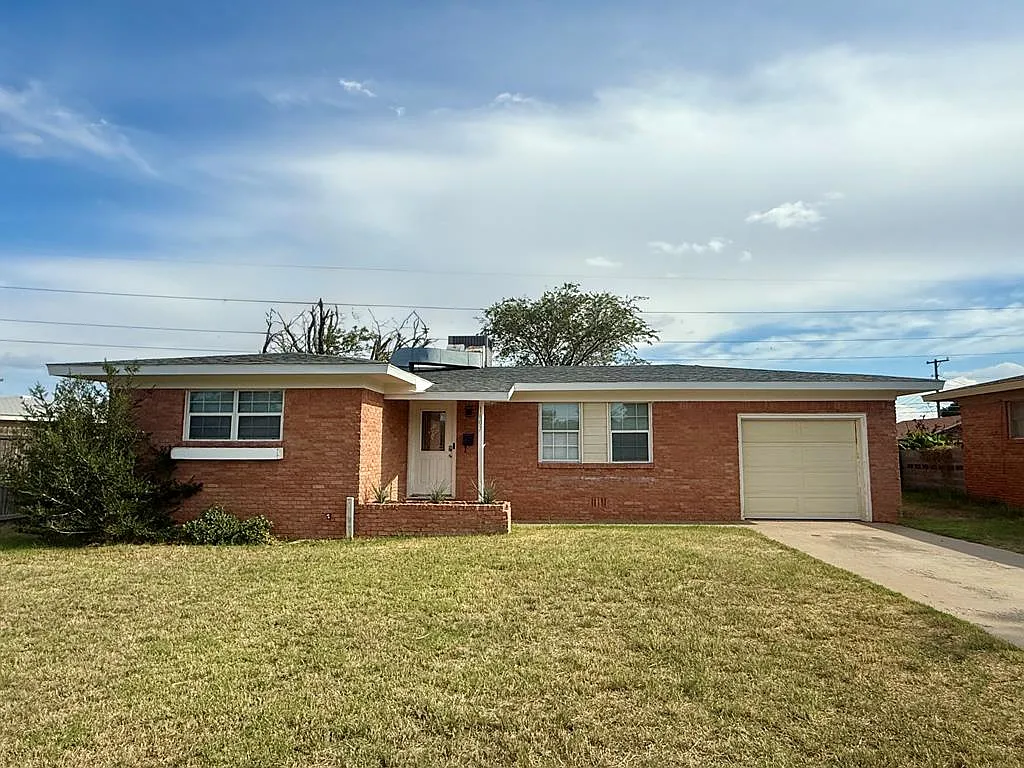 3 bed, 2.0 bath, 1100 sqft, $2,100 — Photo 1
