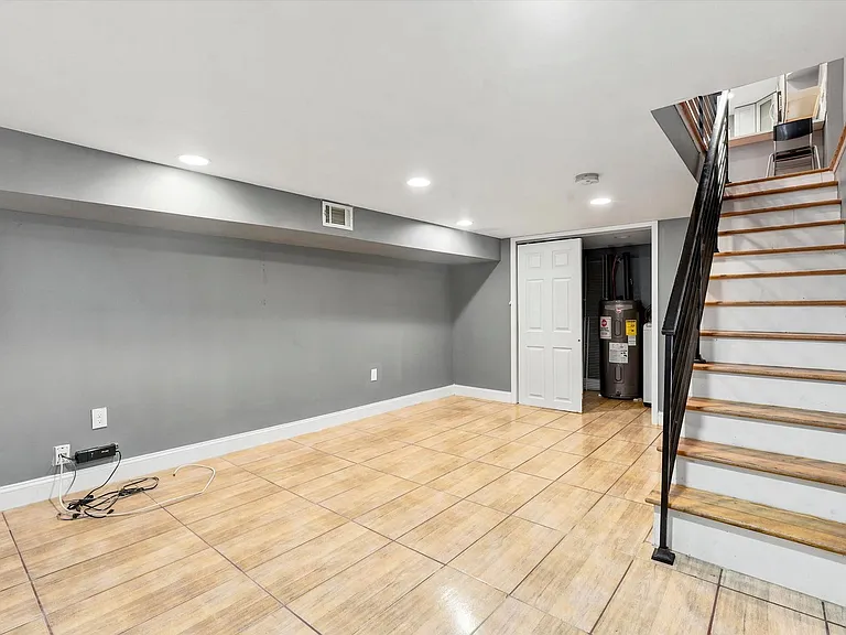 2504 Manton St — Photo 15