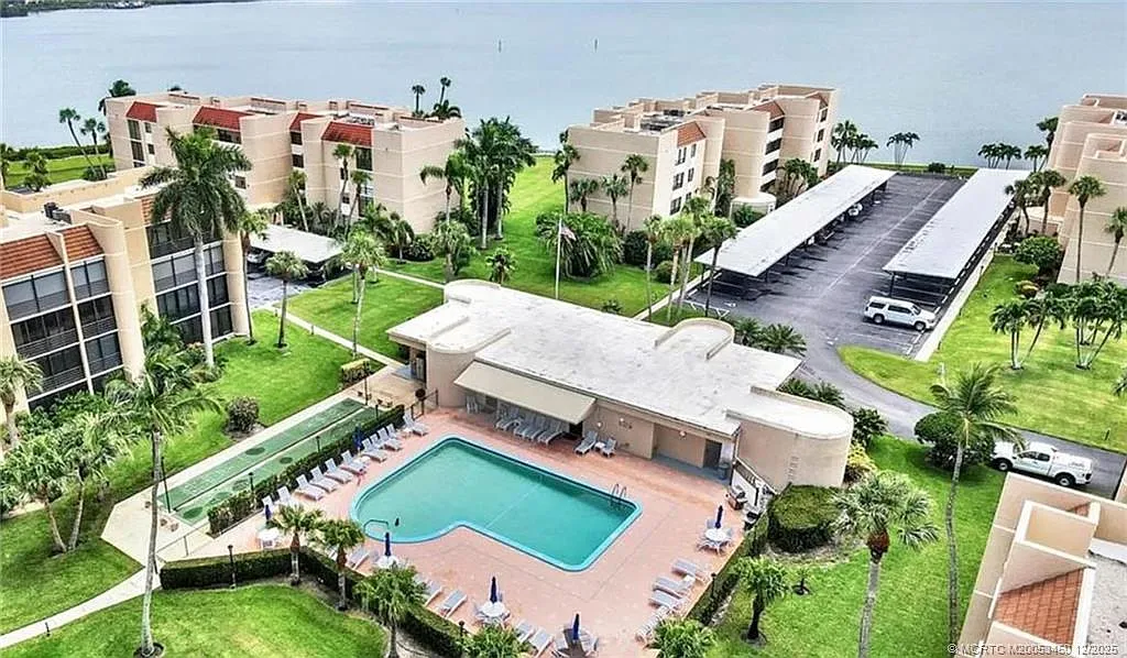 2 bed, 2.0 bath, 1102 sqft, $4,000 — Photo 4