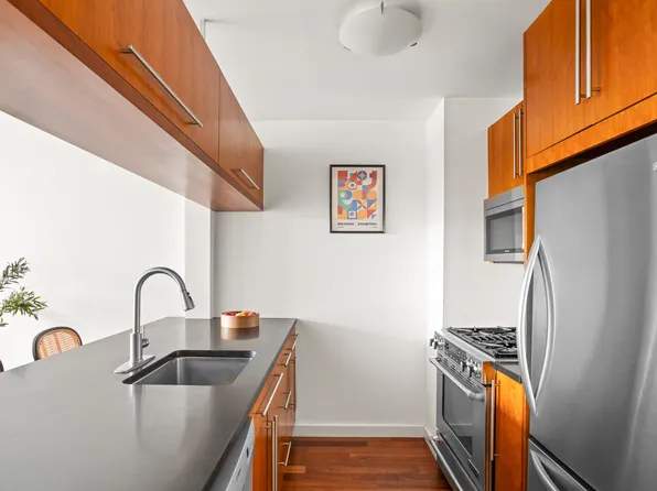 2-40 51st Avenue image 3 of 10