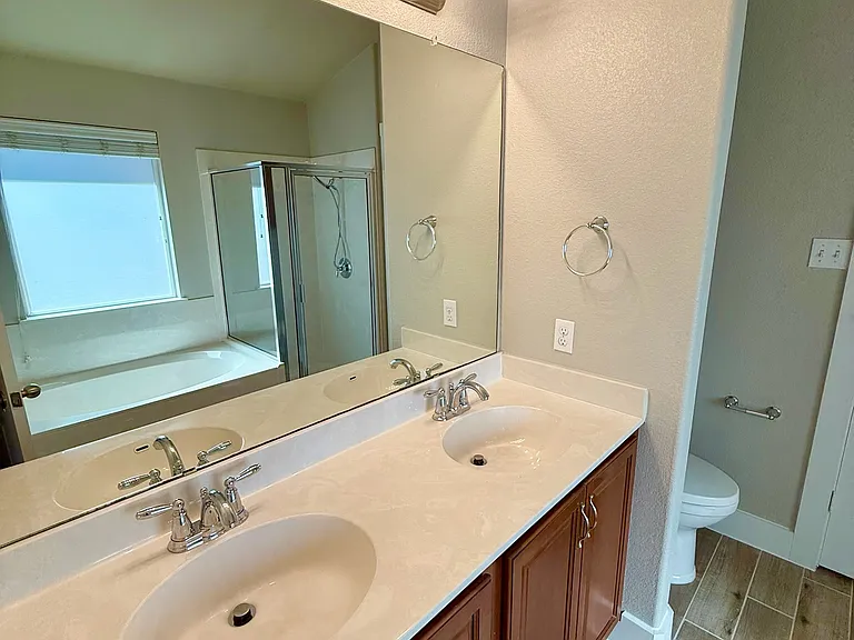 1617 Sugarberry Ln — Photo 10