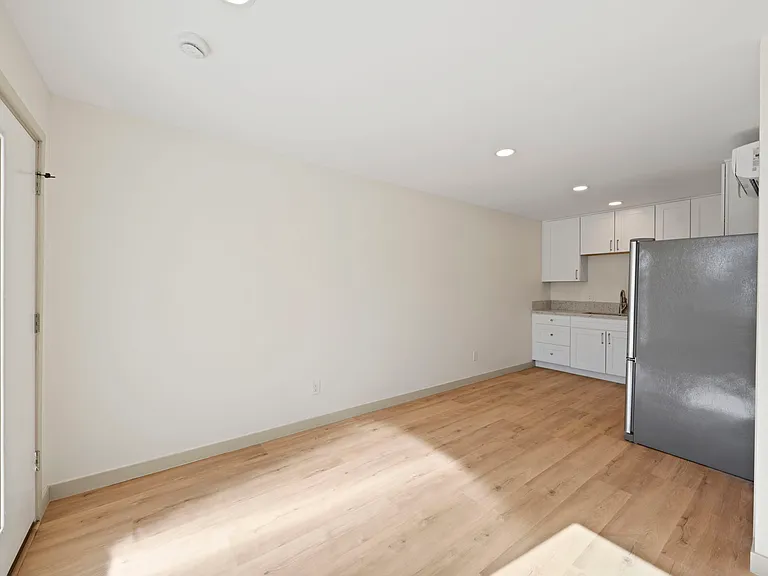 7 E Prospect St #13 — Photo 5