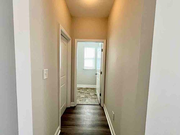 4th image of 156 Brentmoor Dr