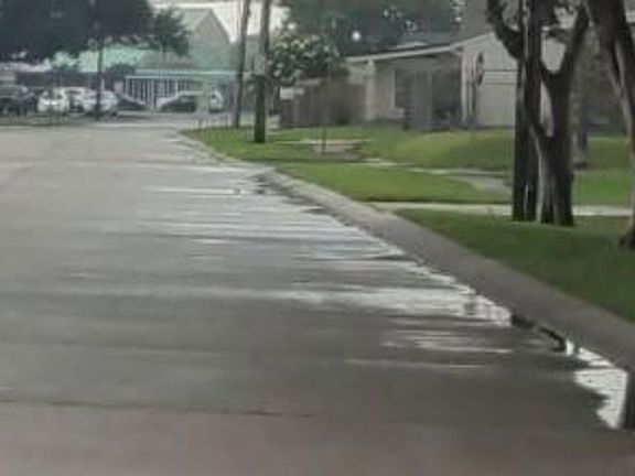 Exterior Neighborhood (street photo)