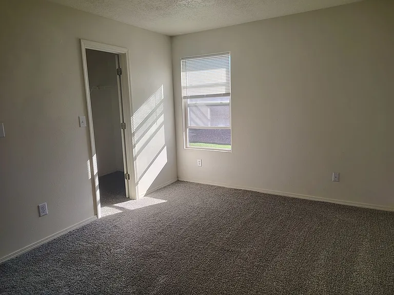 1512 Penasco Rd NE — Photo 4