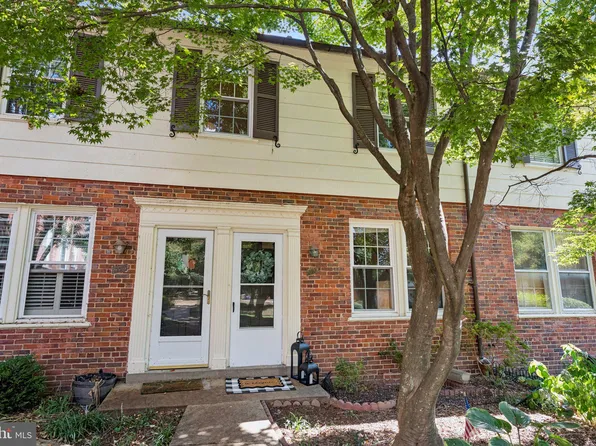 1401 S Edgewood St APT 492, Arlington, VA 22204