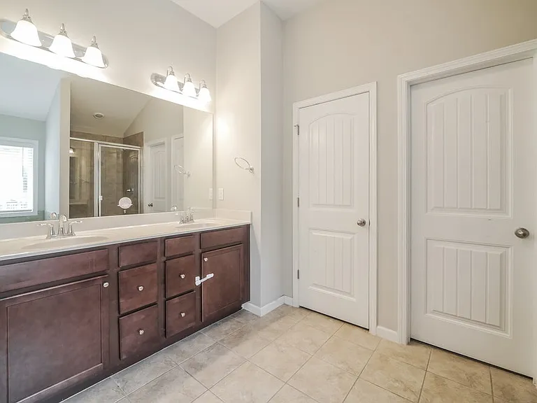 314 Lenore Ct — Photo 16